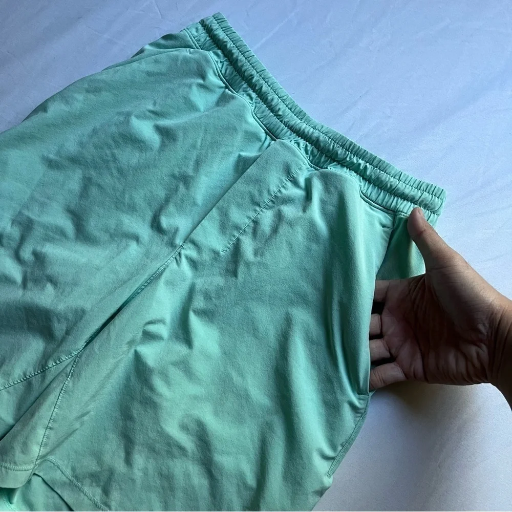 LULULEMON ATHLETICA green high‎ rise elastic waist athletic shorts